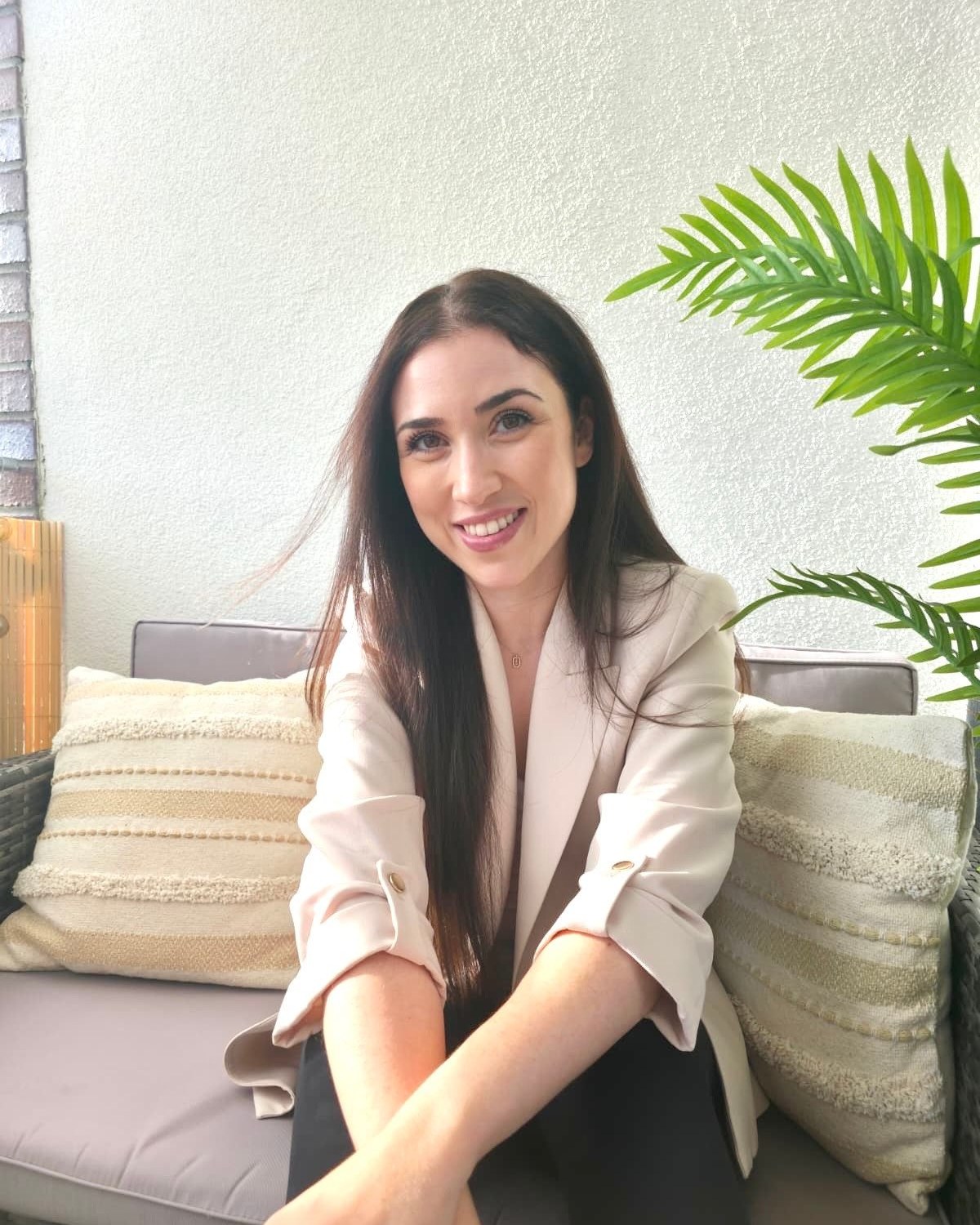 Patricia Lützen, founder of fit2aligned and somatic coach for B2B team retreats and leadership work